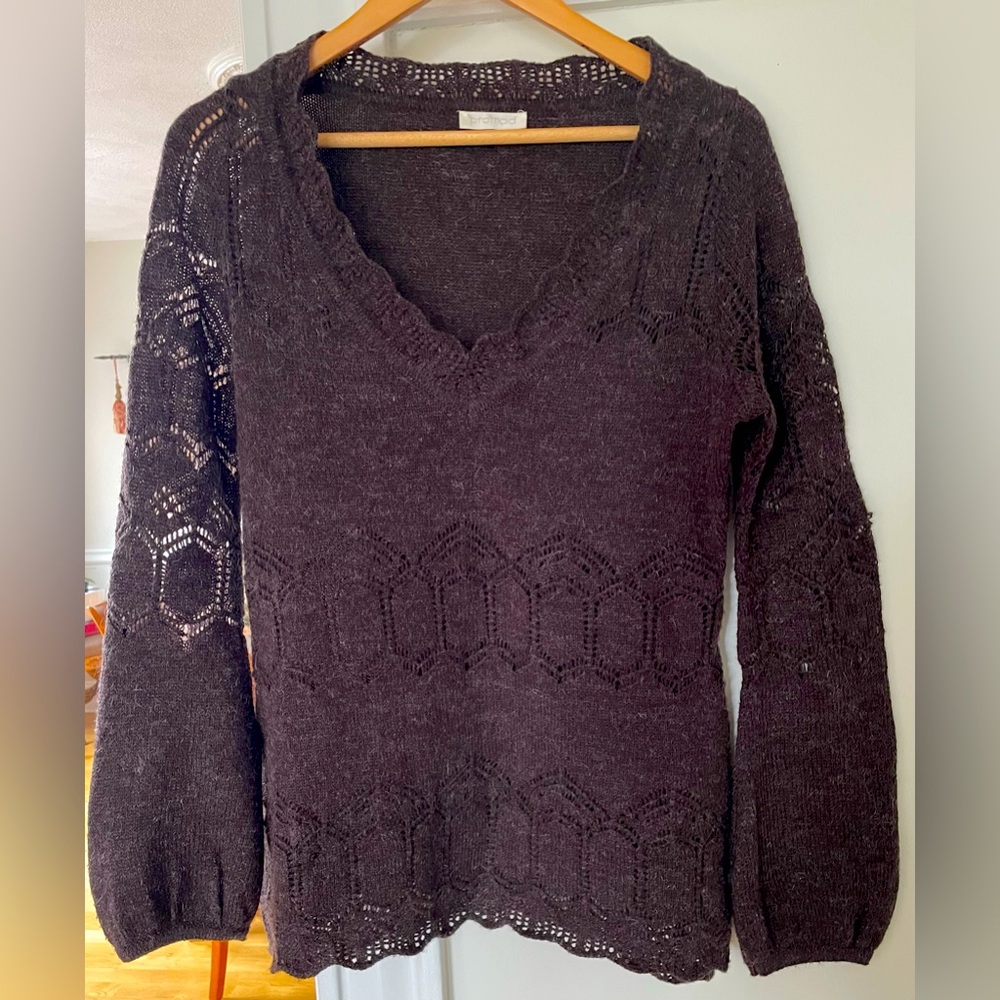 PROMOD MOCA EYELET LOOSE KNIT SCALLOPED SWEATER MEDIUM